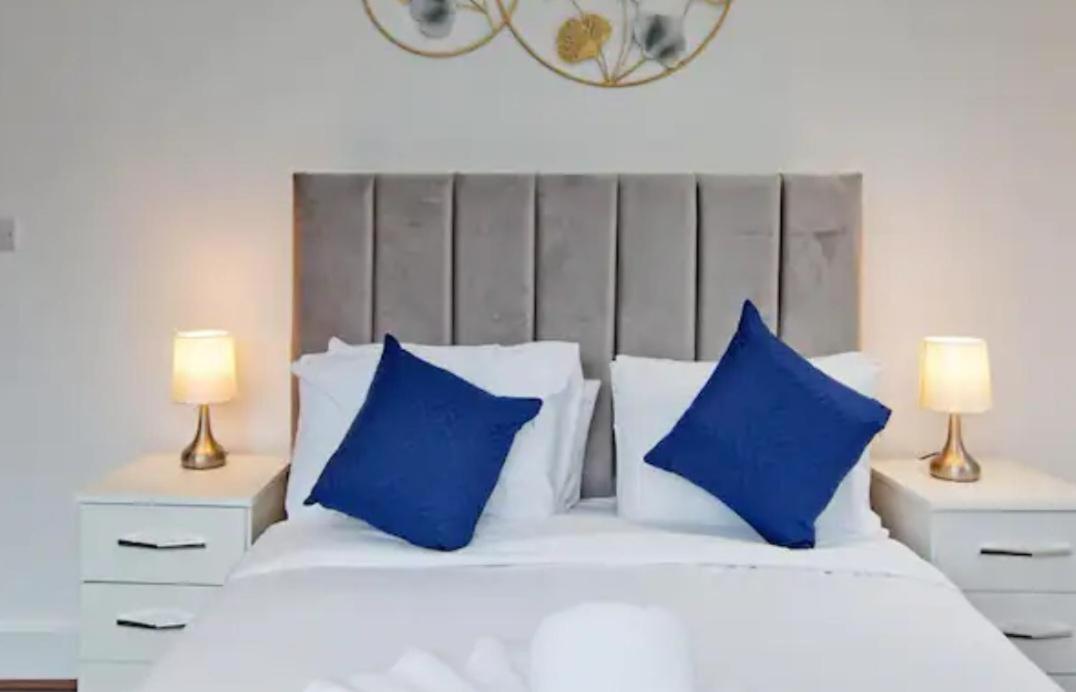 Stylish Furnished Rooms In Barking Centre ภายนอก รูปภาพ
